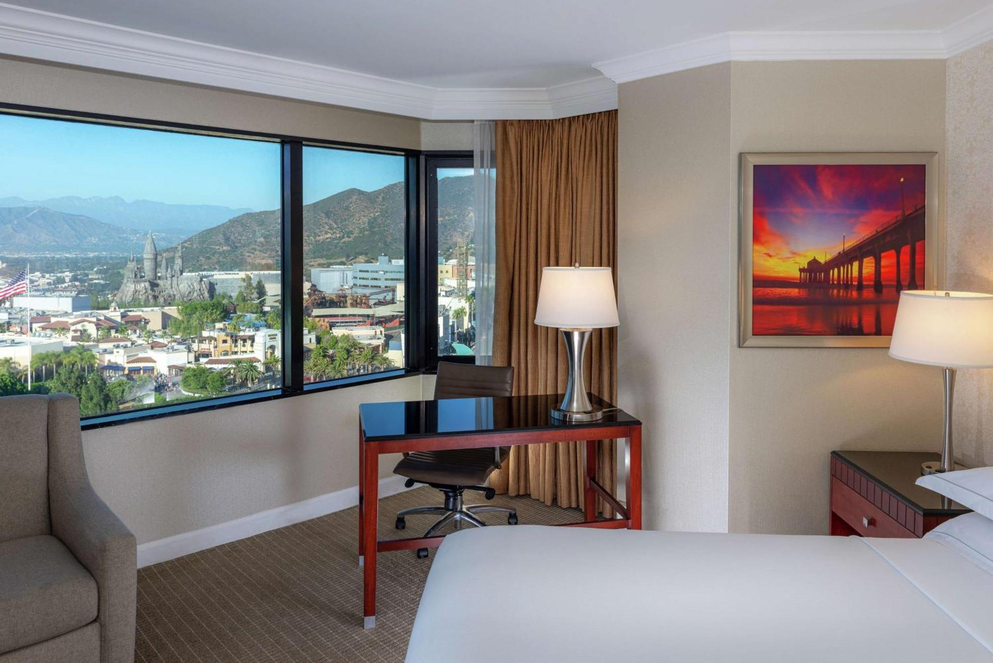 Hilton Angeles-universal